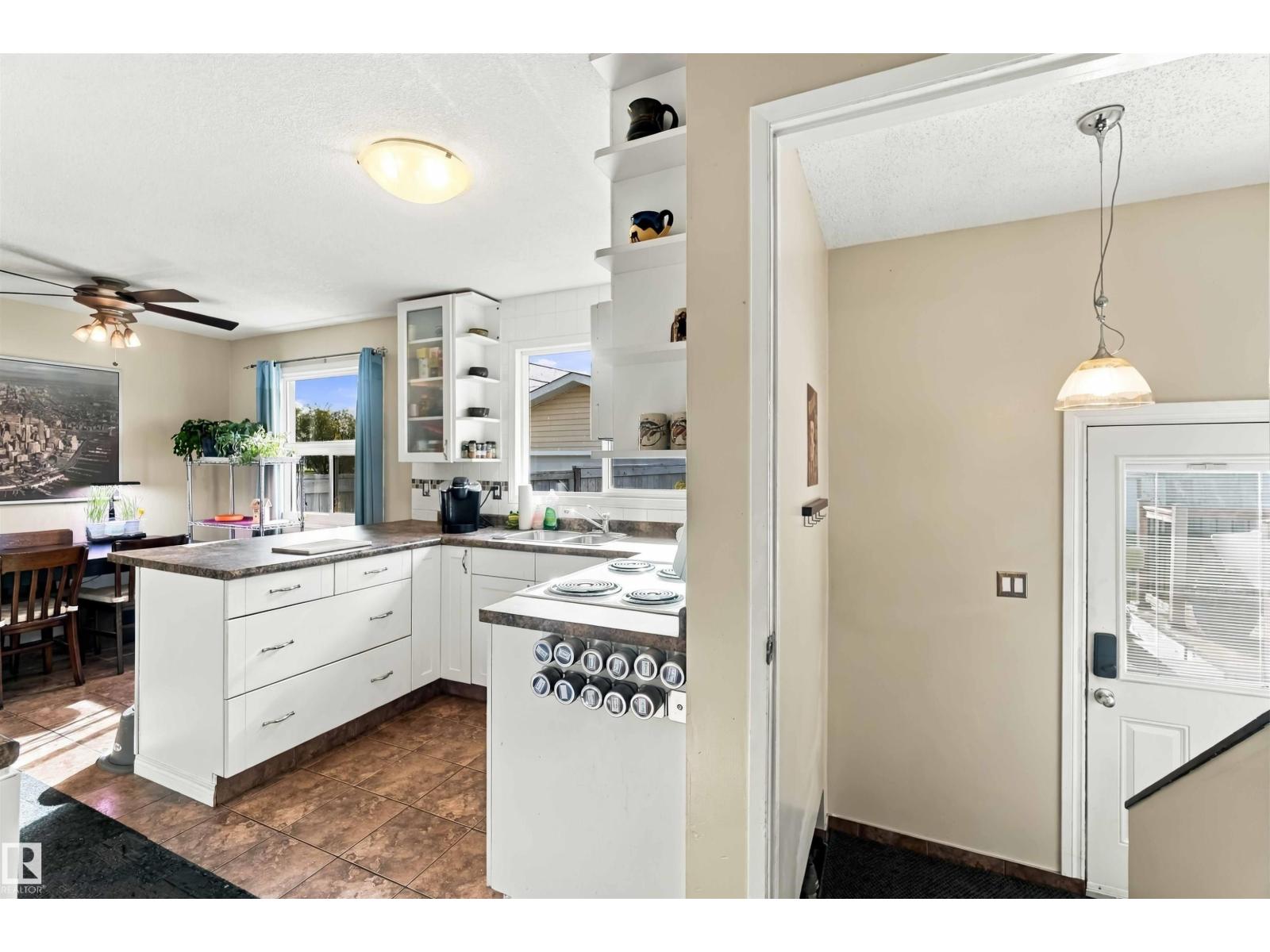 5803 52 Av Property Photo 17