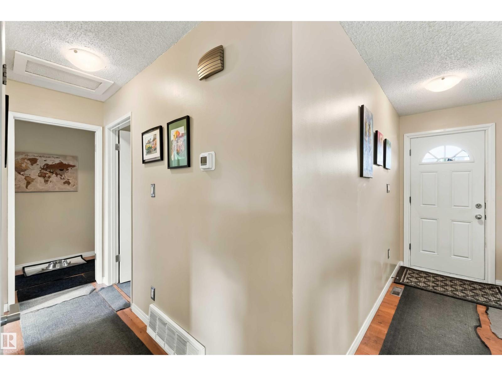 5803 52 Av Property Photo 19