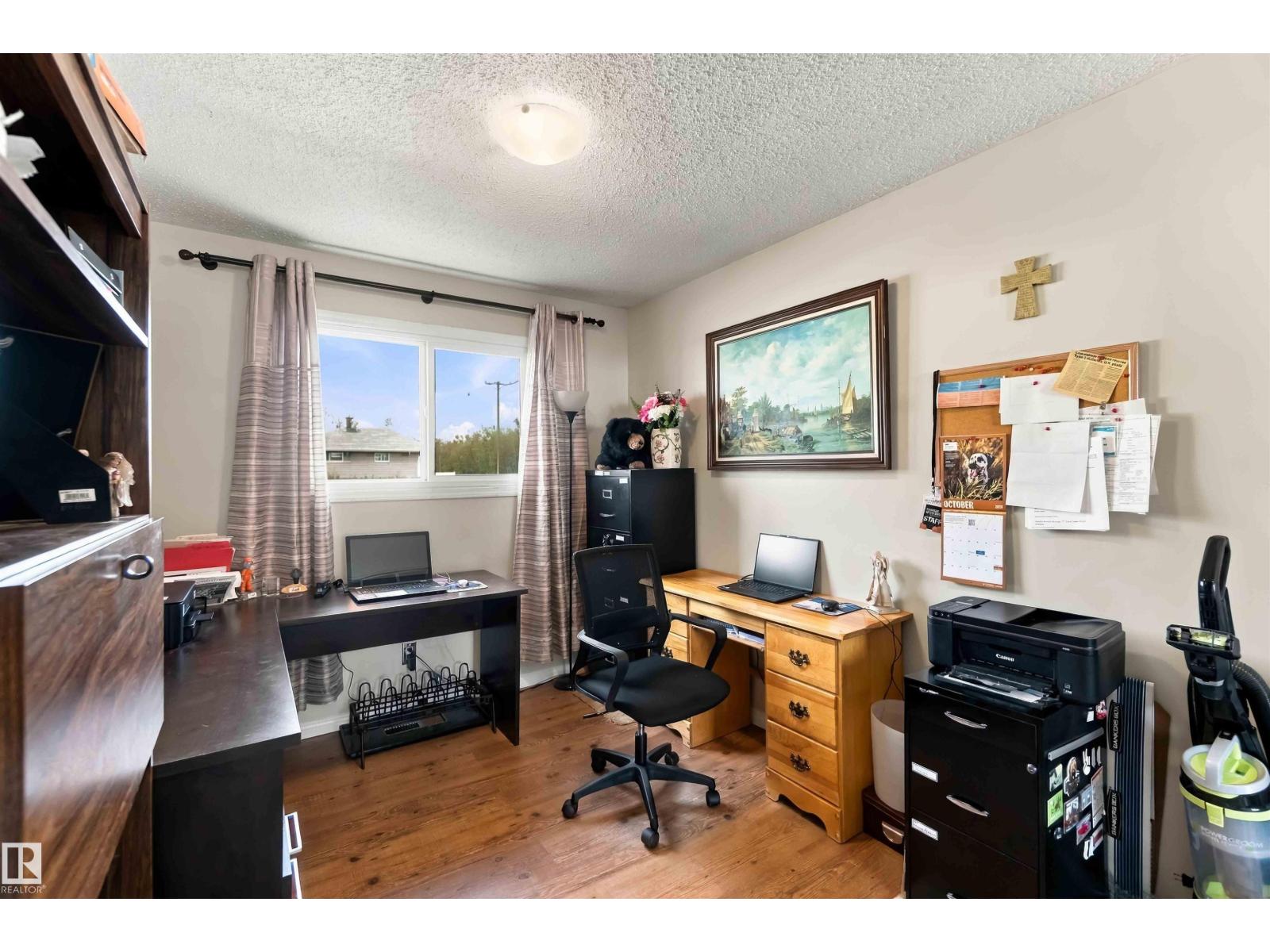 5803 52 Av Property Photo 22