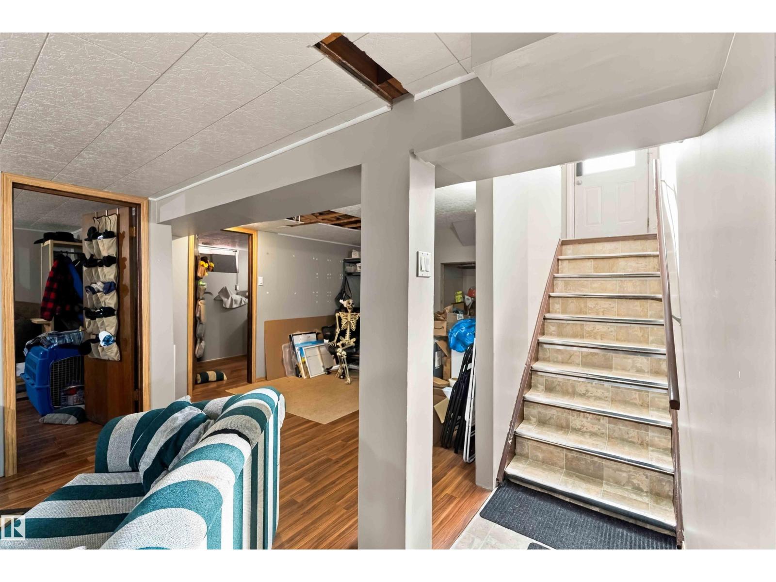 5803 52 Av Property Photo 31