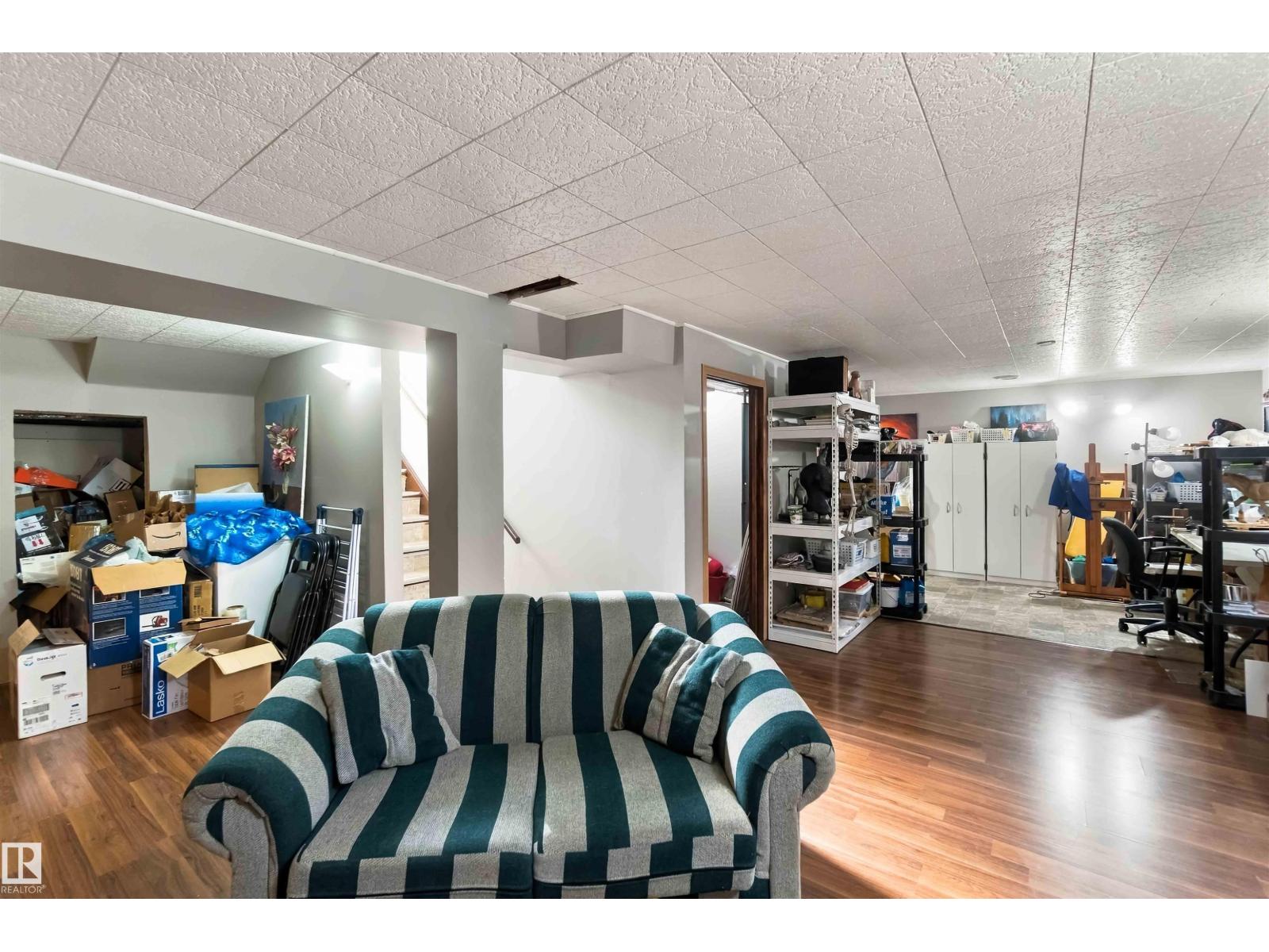 5803 52 Av Property Photo 32