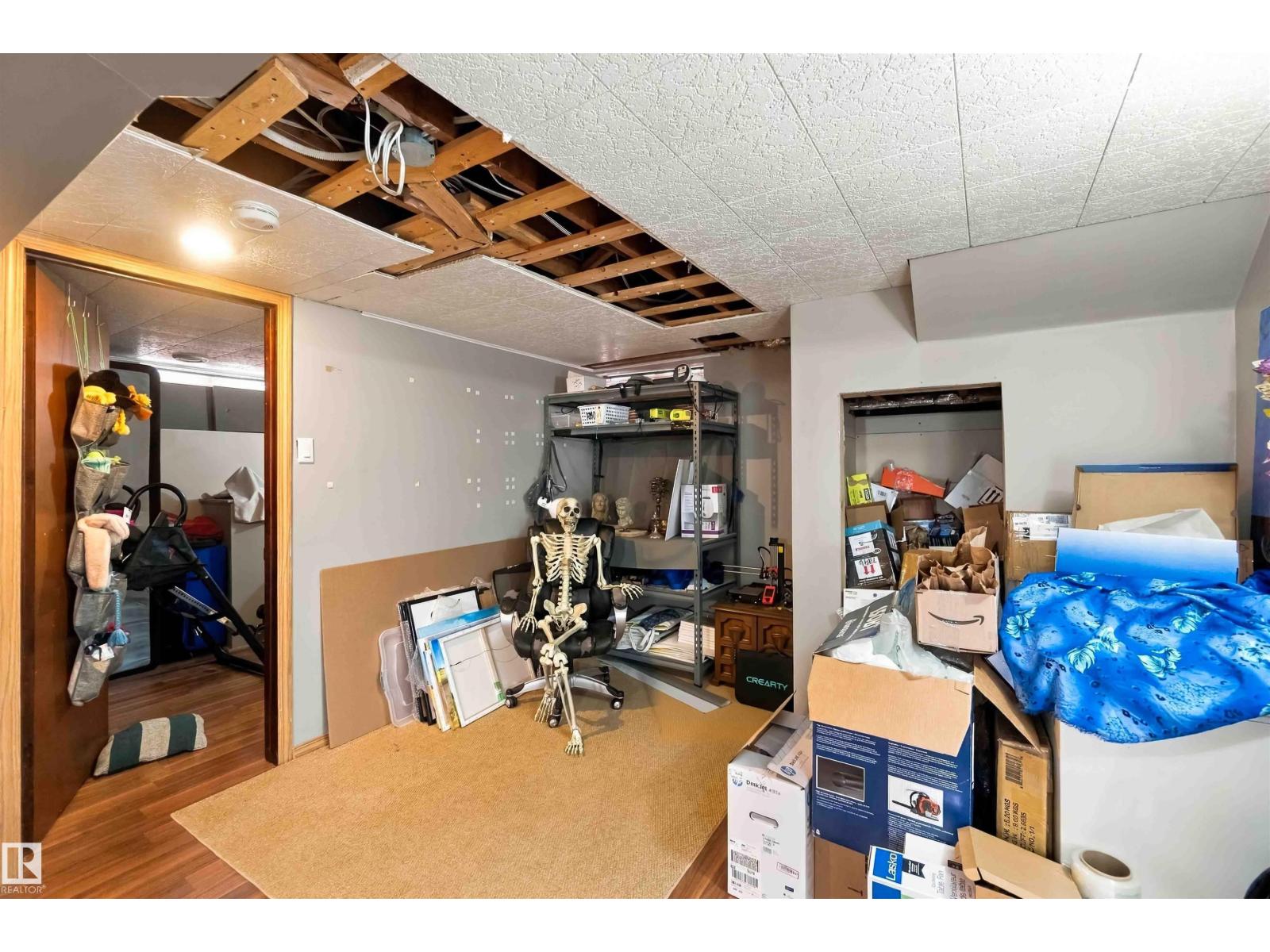 5803 52 Av Property Photo 33