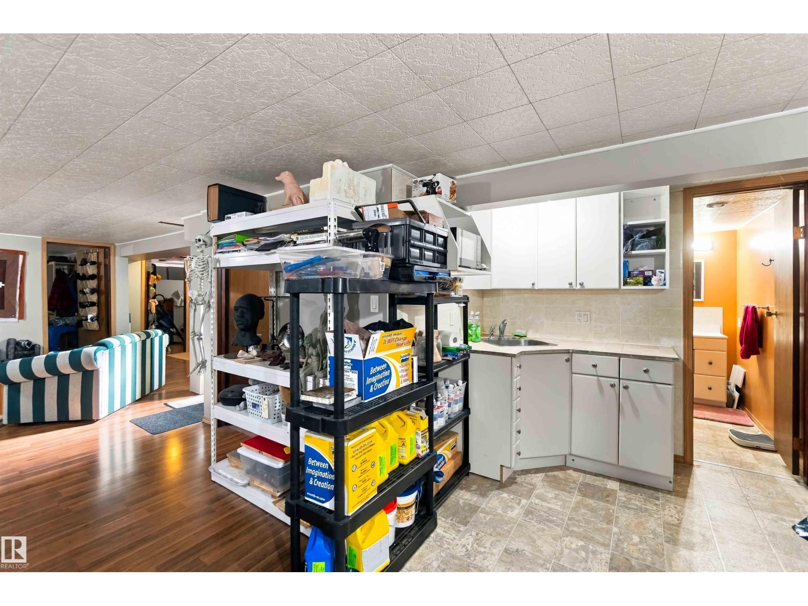 5803 52 Av Property Photo 34