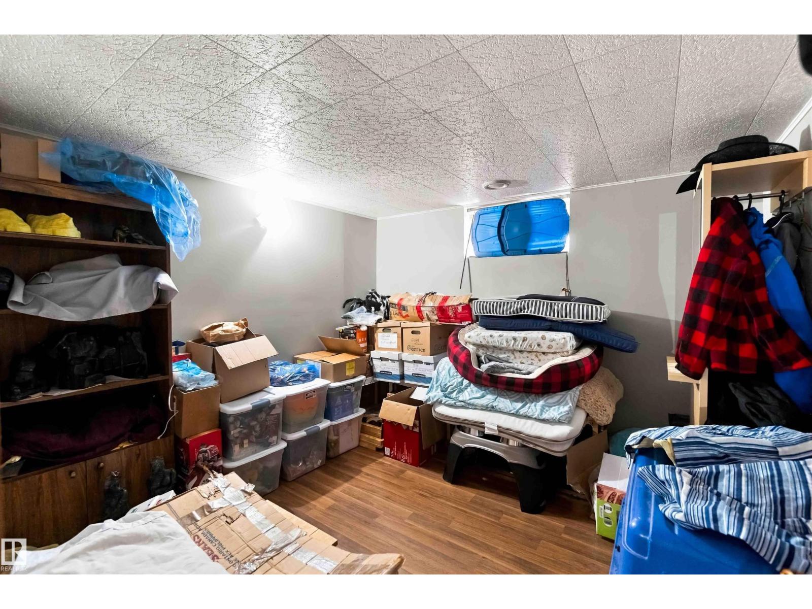 5803 52 Av Property Photo 37