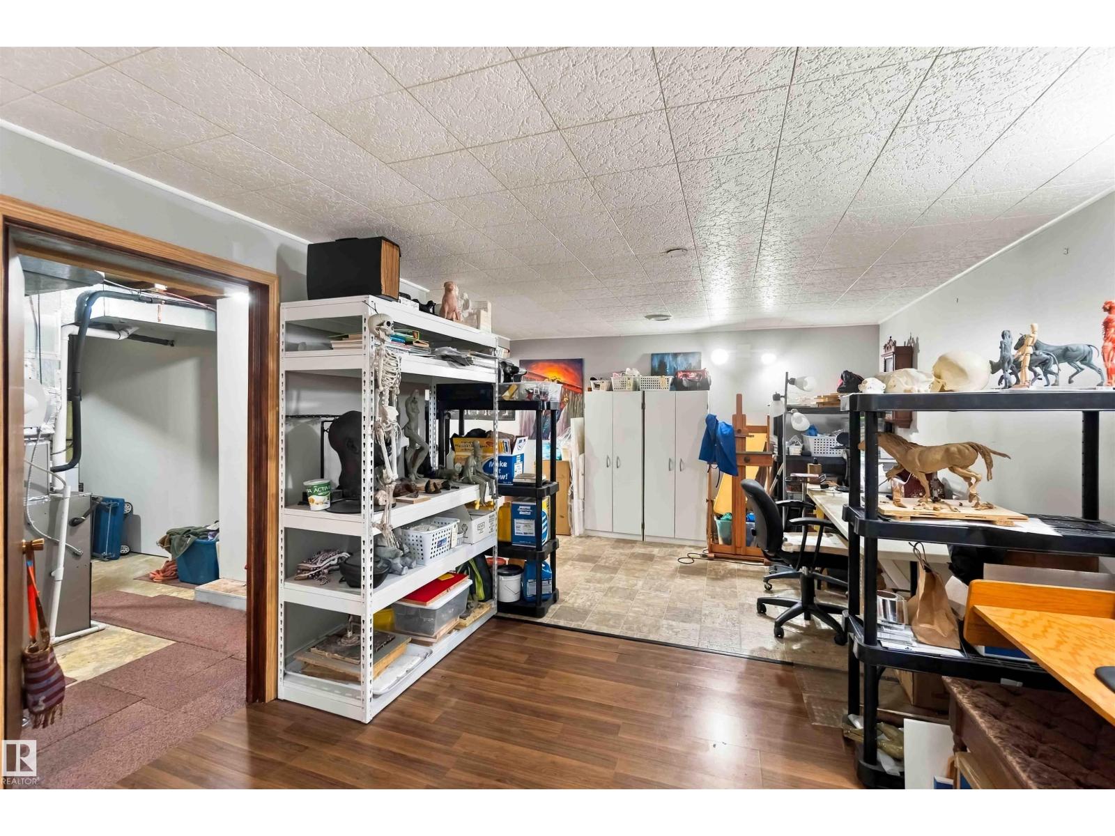 5803 52 Av Property Photo 38