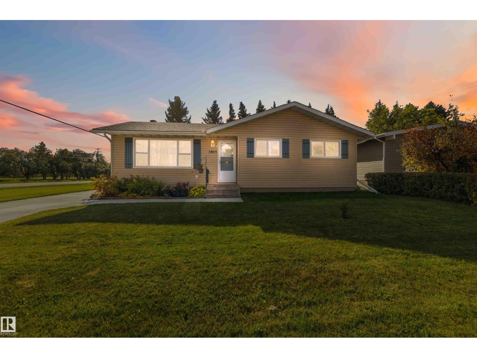 5803 52 Av Property Photo 53