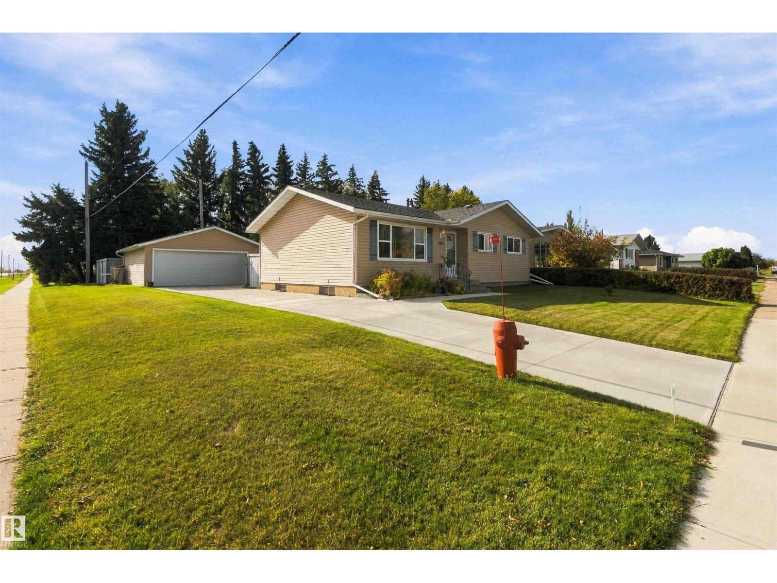5803 52 Av Property Photo 55