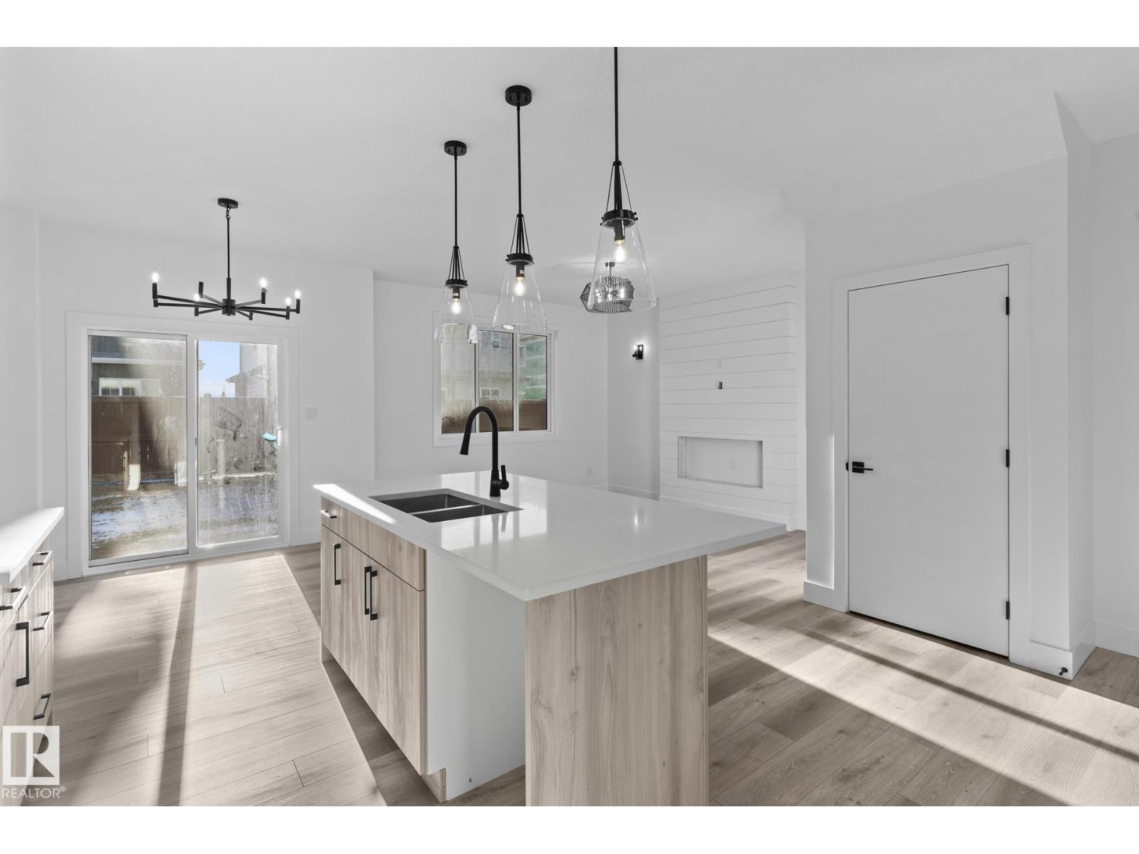 90 Spring Li Property Photo 6