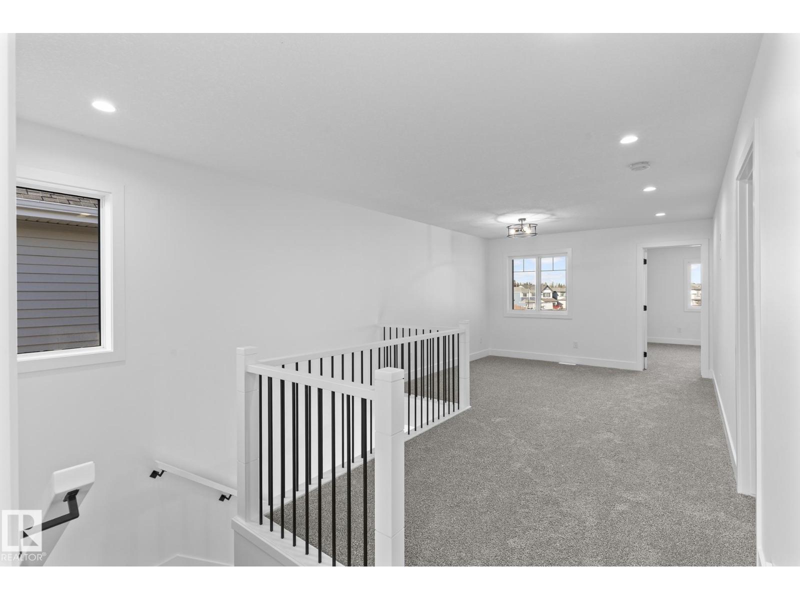 90 Spring Li Property Photo 10