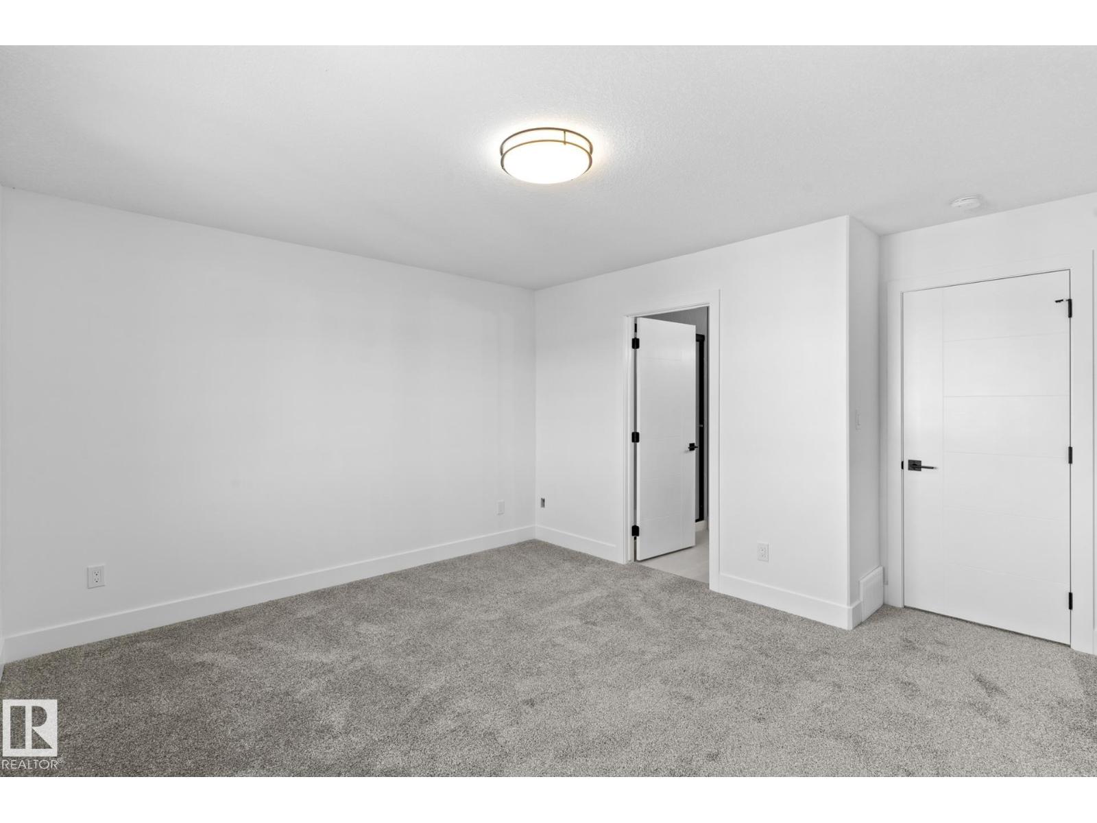 90 Spring Li Property Photo 13