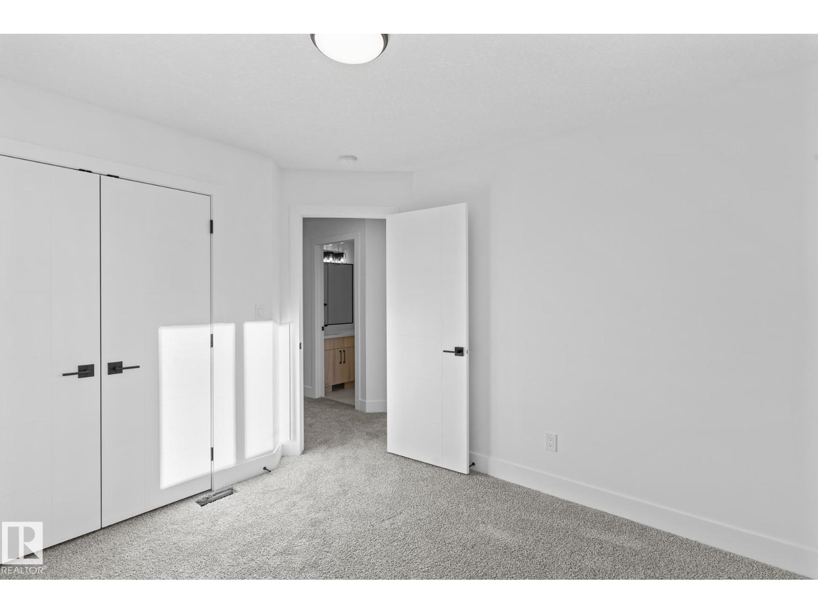 90 Spring Li Property Photo 19