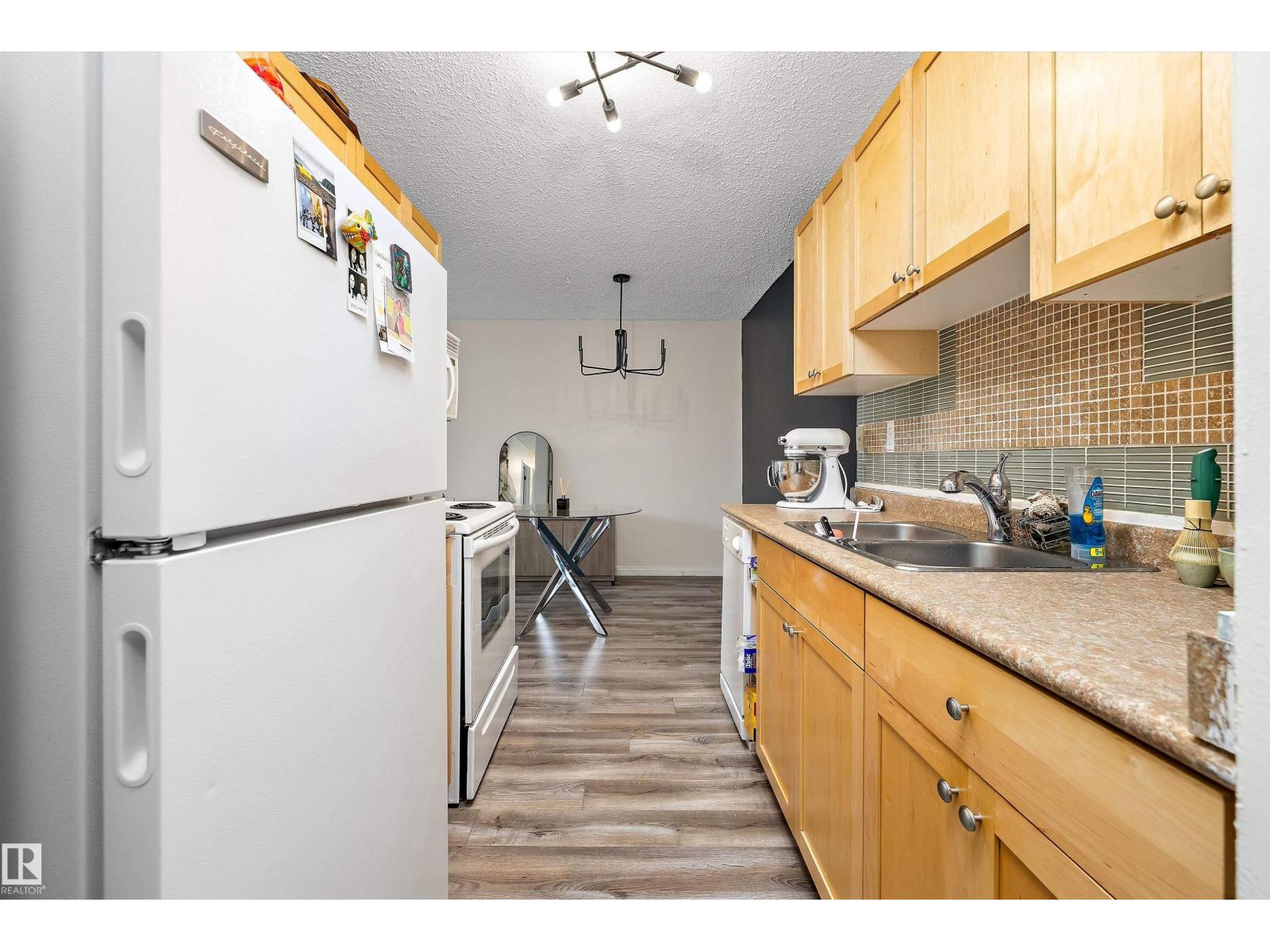 #302 51 Brown St Property Photo 7