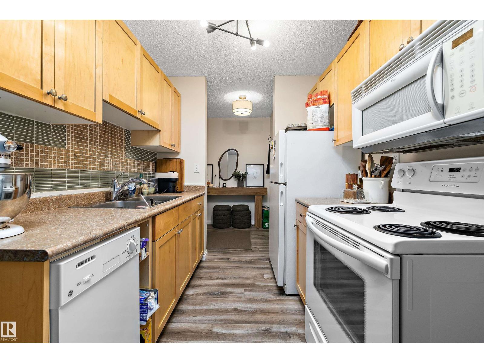 #302 51 Brown St Property Photo 8
