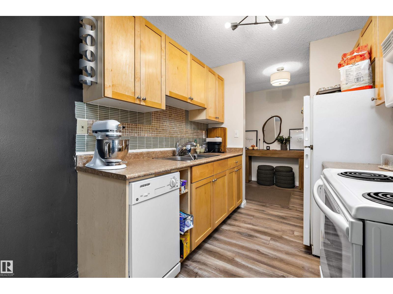 #302 51 Brown St Property Photo 9