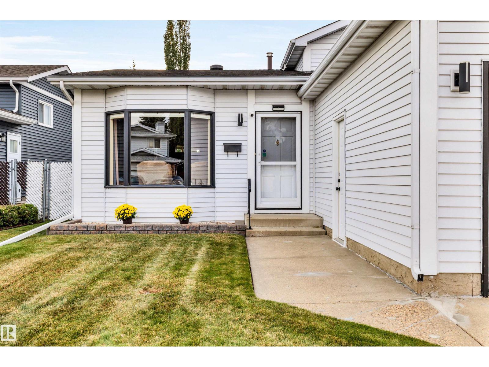 17832 93 St Nw Property Photo 2