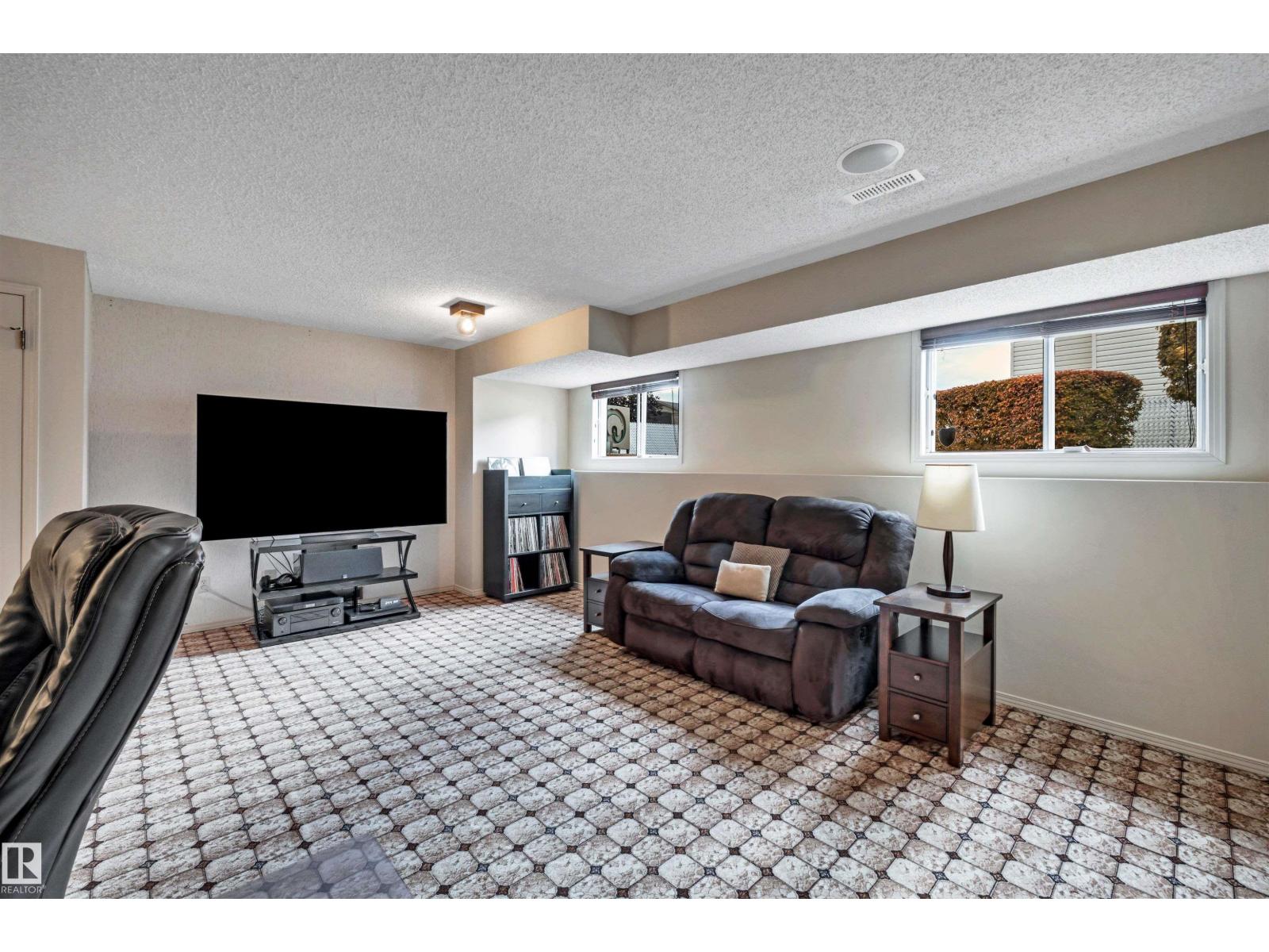 17832 93 St Nw Property Photo 23
