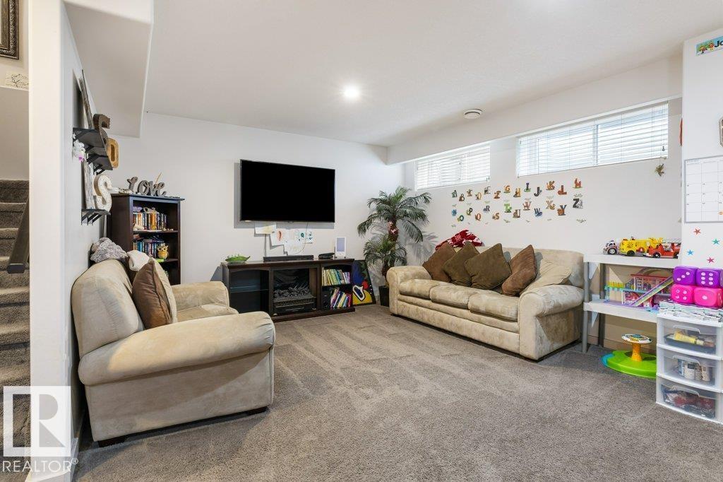 29 Newgate Wy Property Photo 33