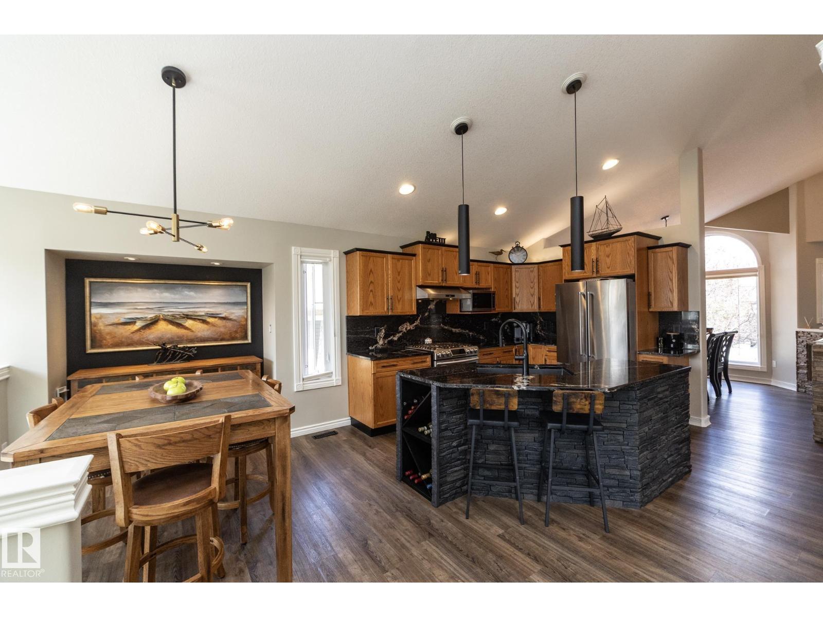 10416 148 St Nw Property Photo 10