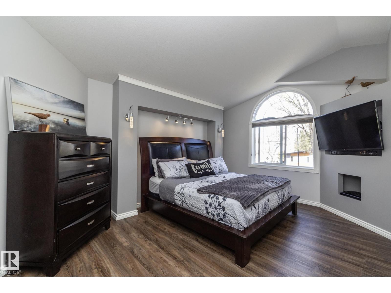 10416 148 St Nw Property Photo 16