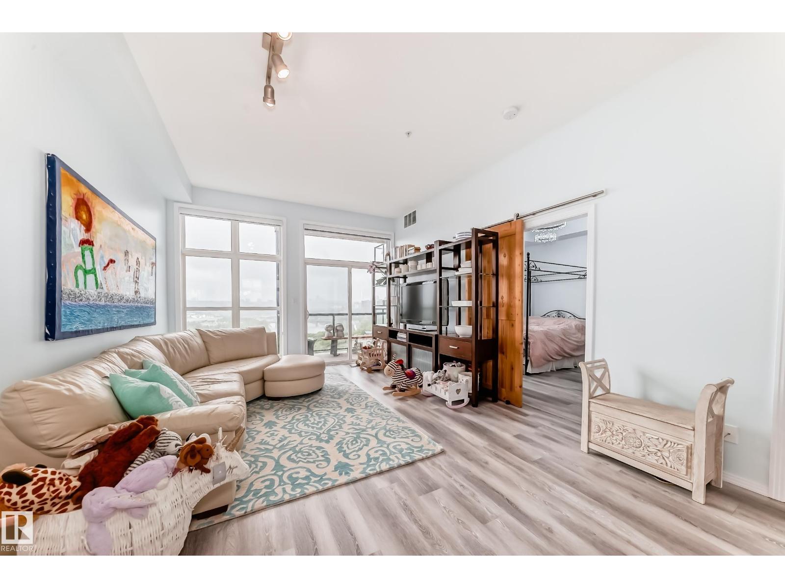 #414 9507 101 Av Nw Property Photo 4