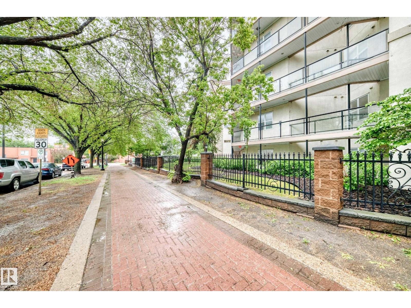 #414 9507 101 Av Nw Property Photo 17