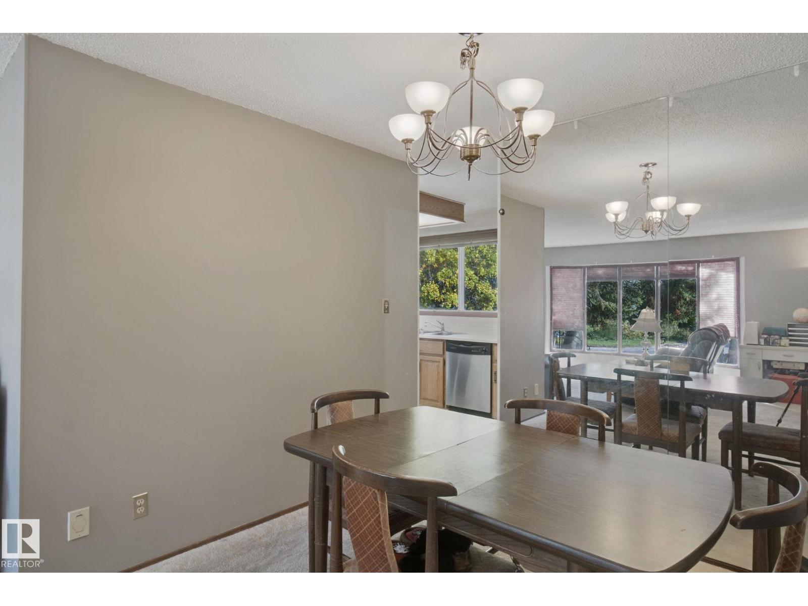 10824 35 Av Nw Property Photo 11