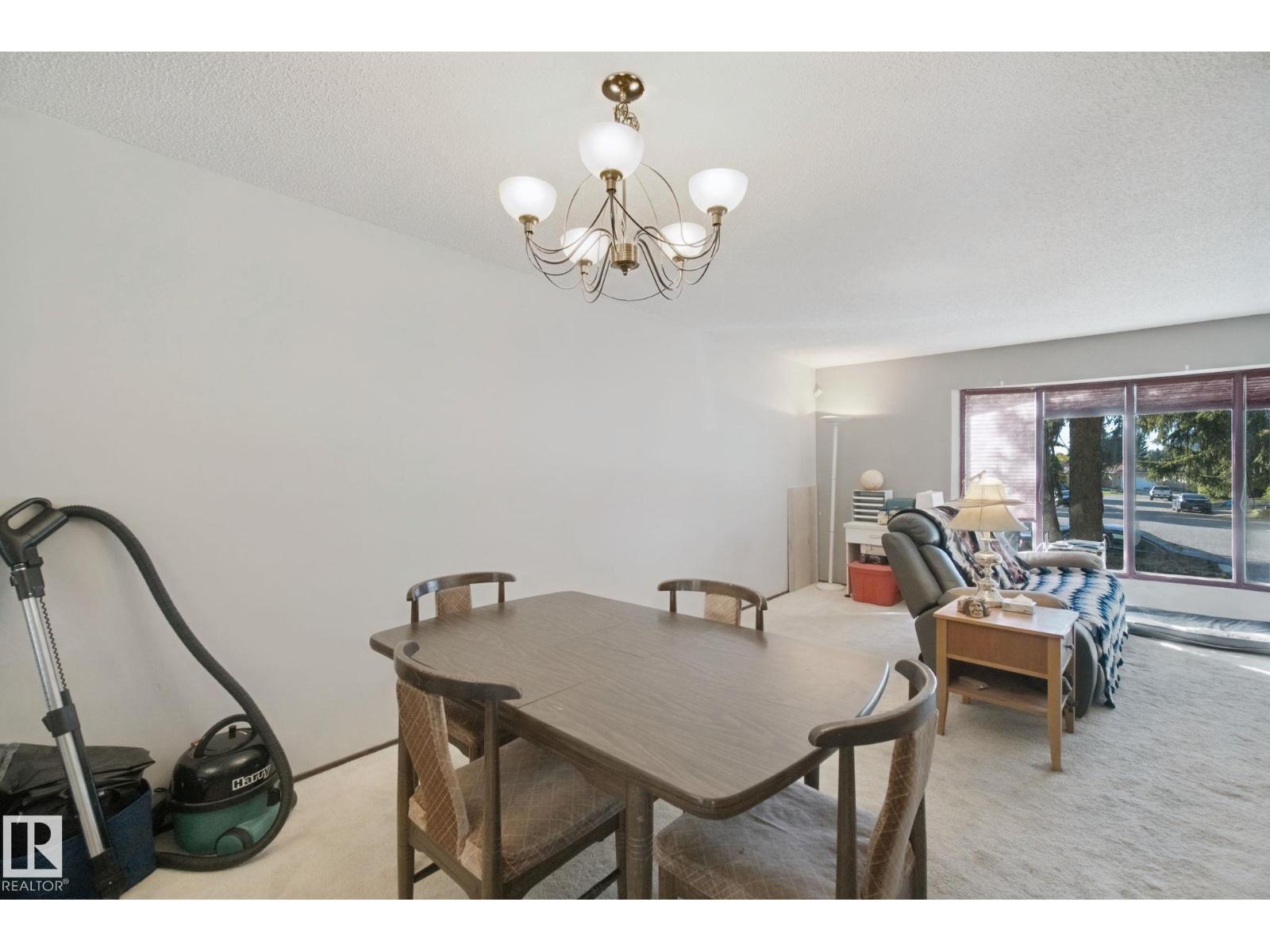 10824 35 Av Nw Property Photo 12