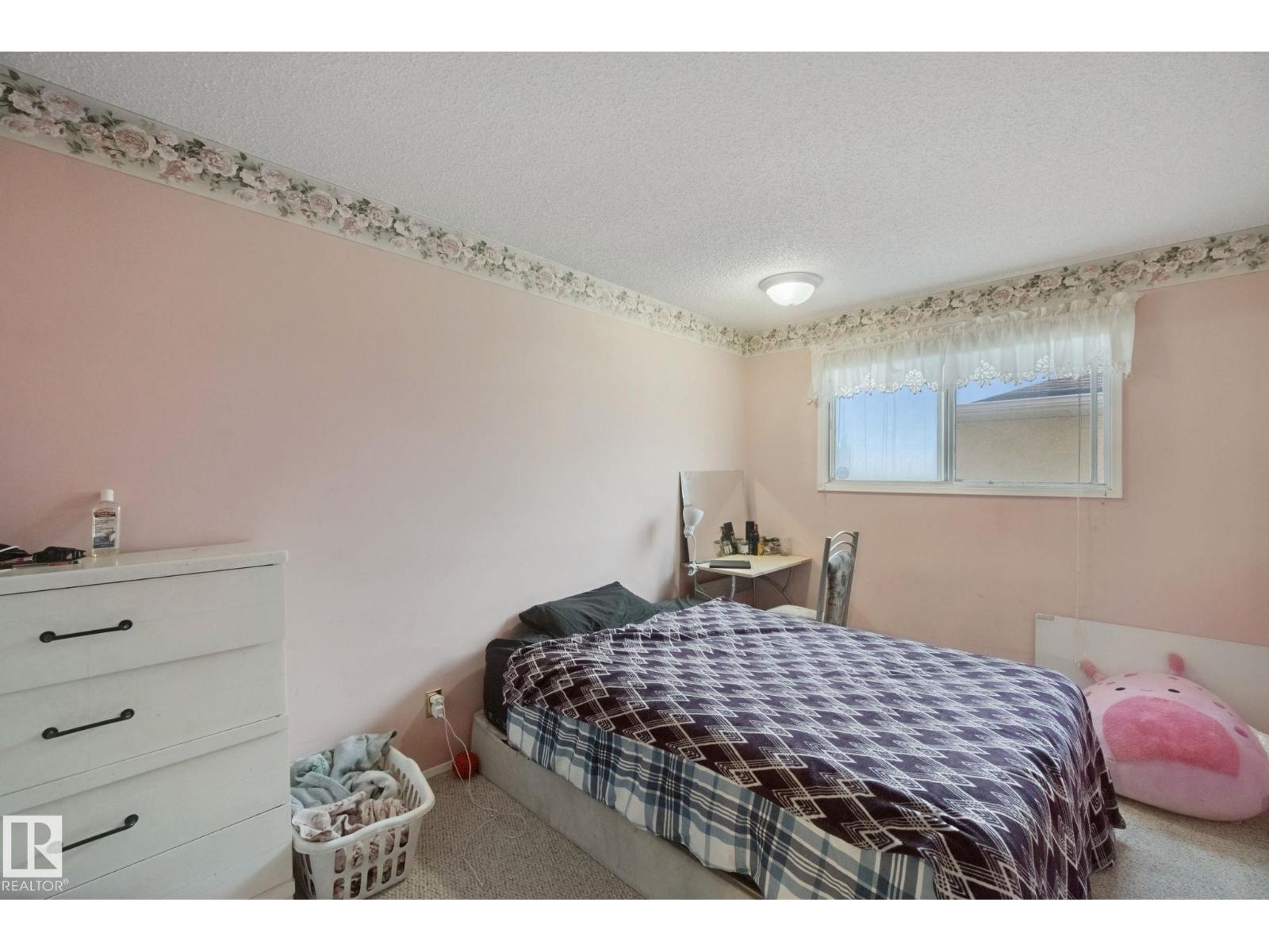 10824 35 Av Nw Property Photo 18