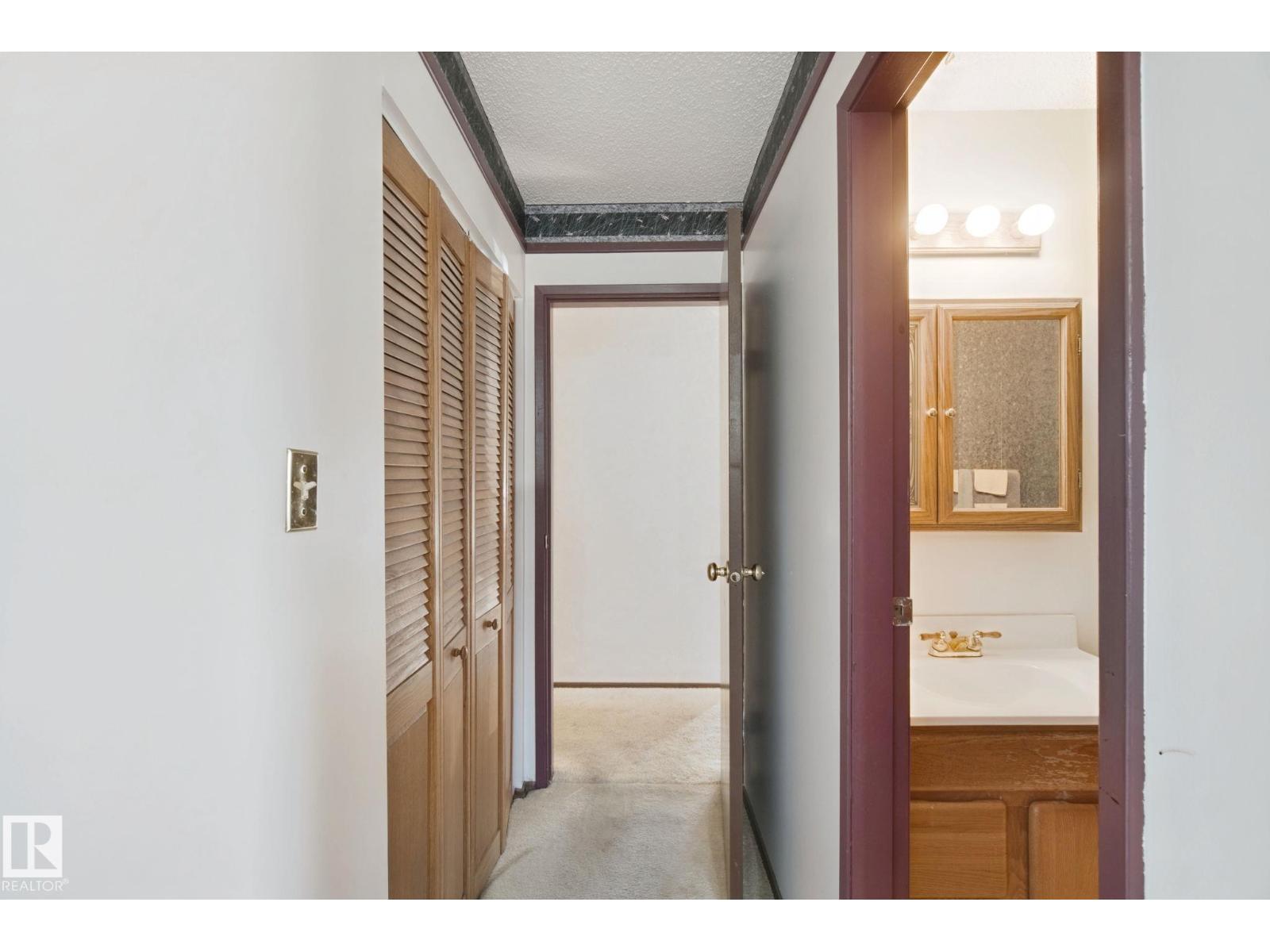 10824 35 Av Nw Property Photo 27