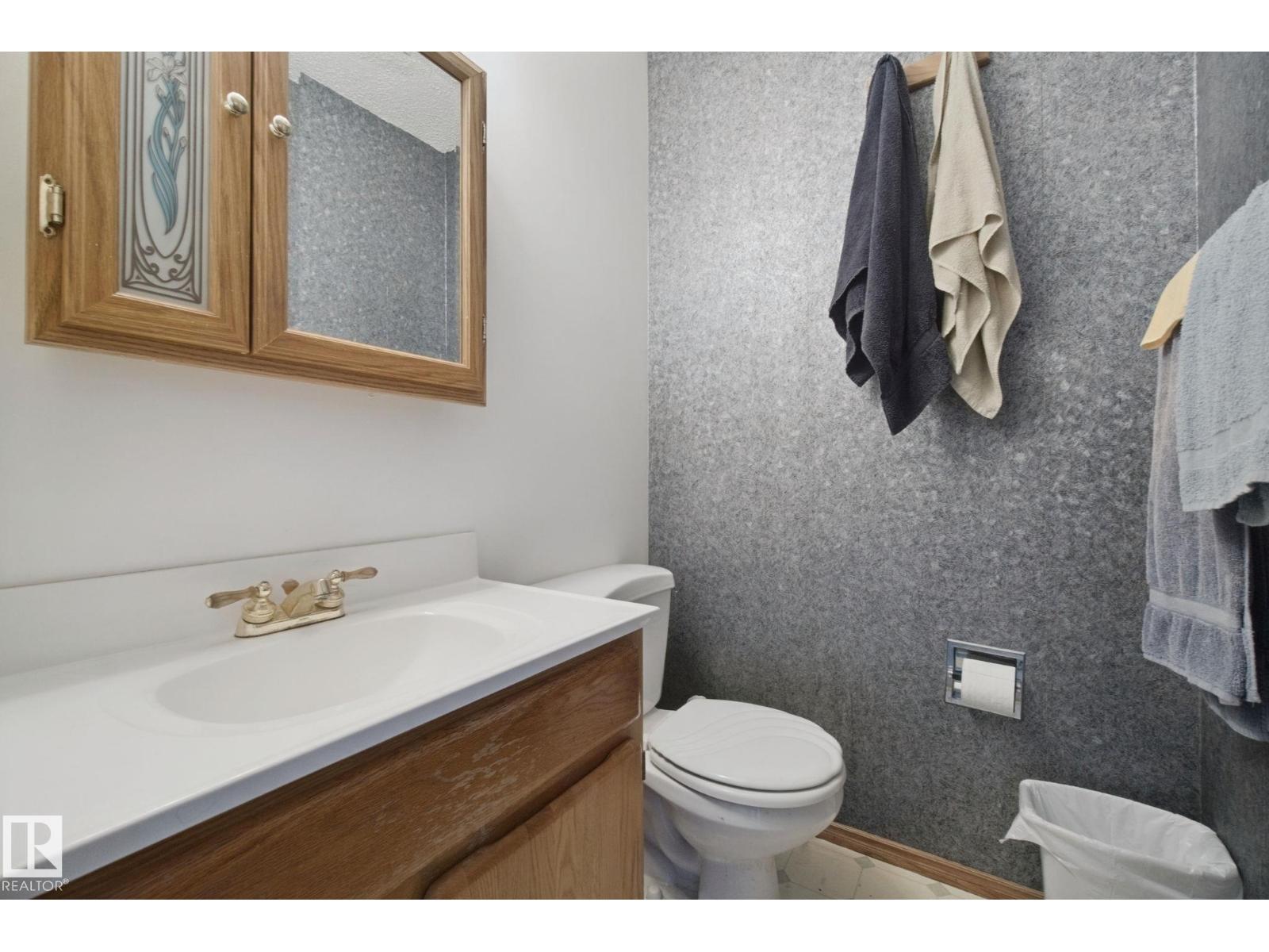 10824 35 Av Nw Property Photo 28