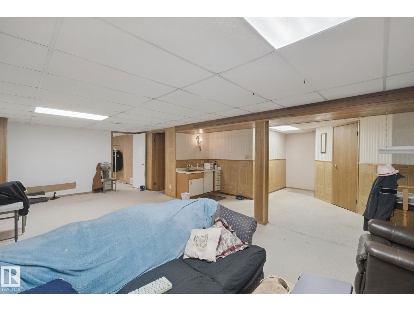 10824 35 Av Nw Property Photo 34