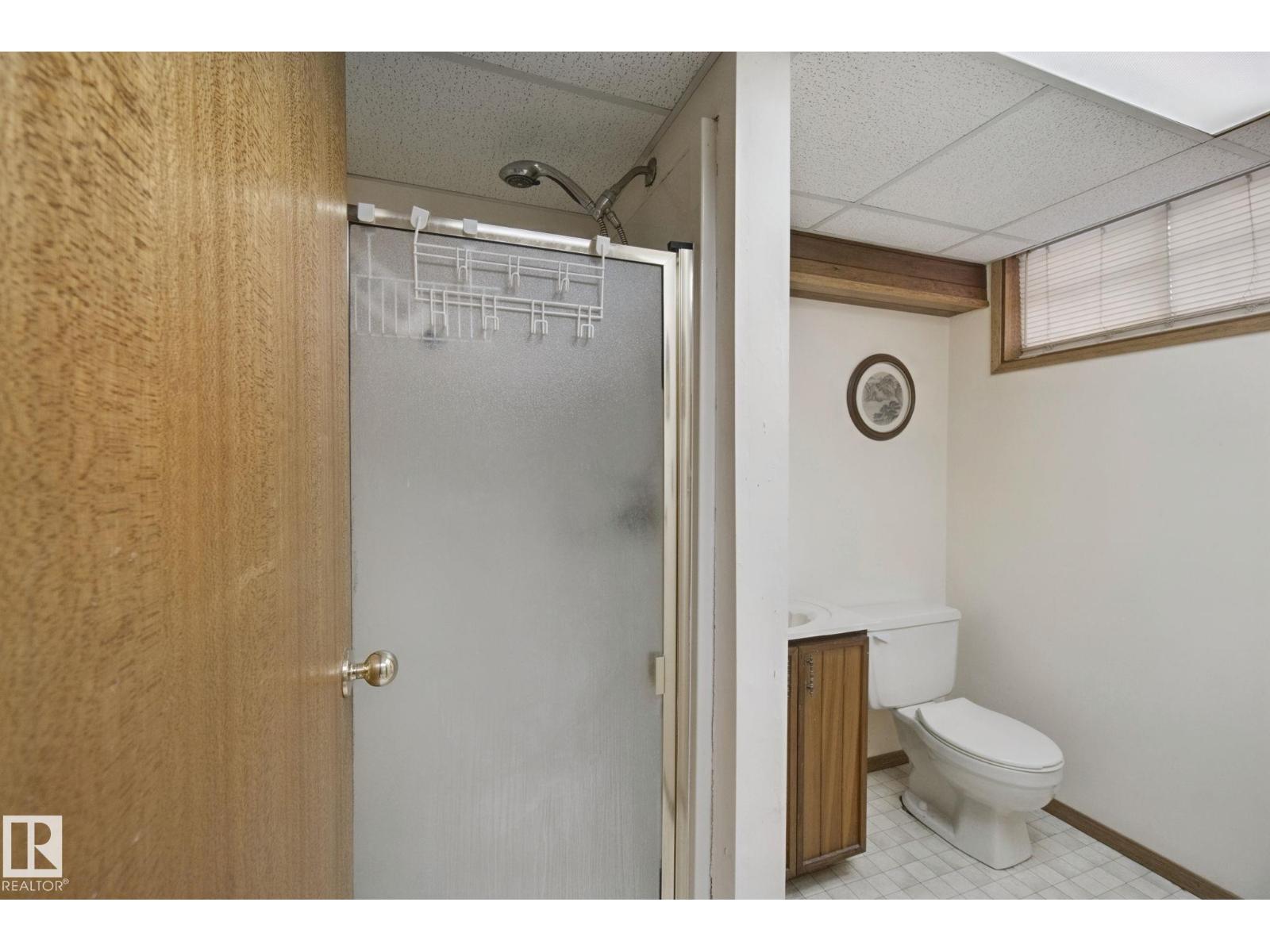 10824 35 Av Nw Property Photo 37