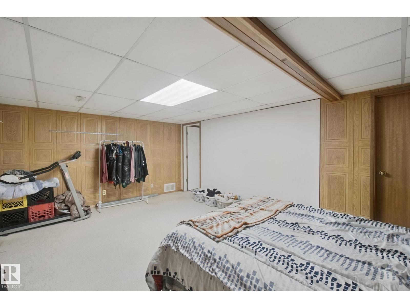 10824 35 Av Nw Property Photo 39