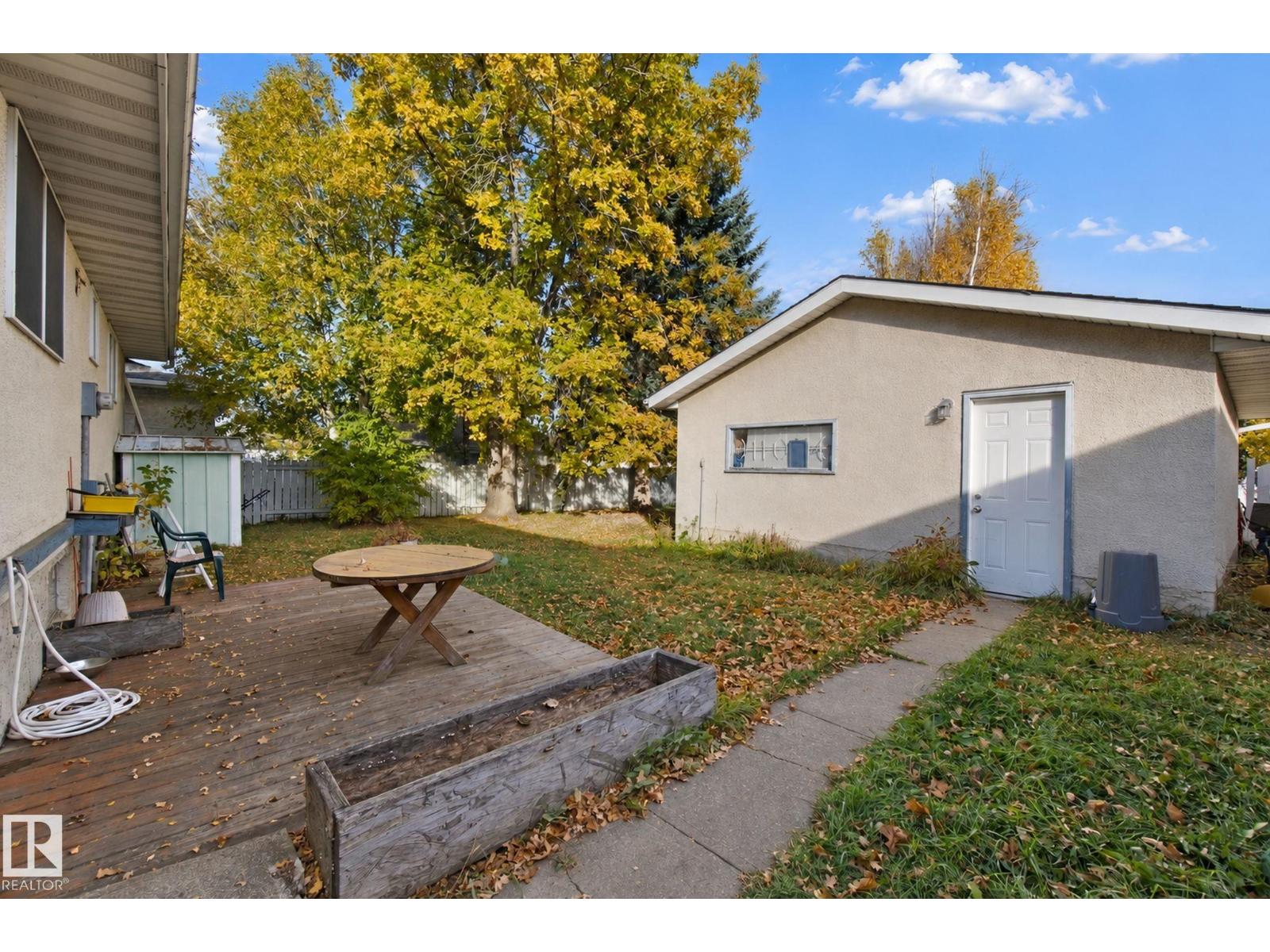 10824 35 Av Nw Property Photo 43