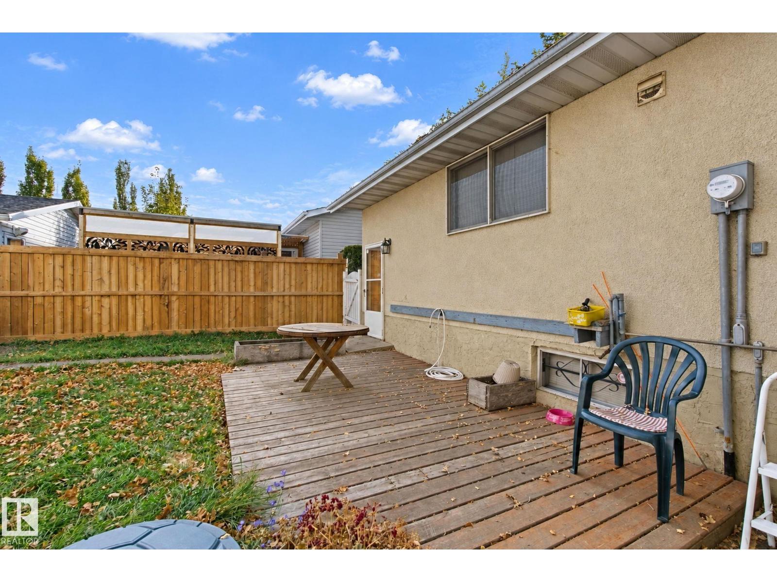 10824 35 Av Nw Property Photo 44