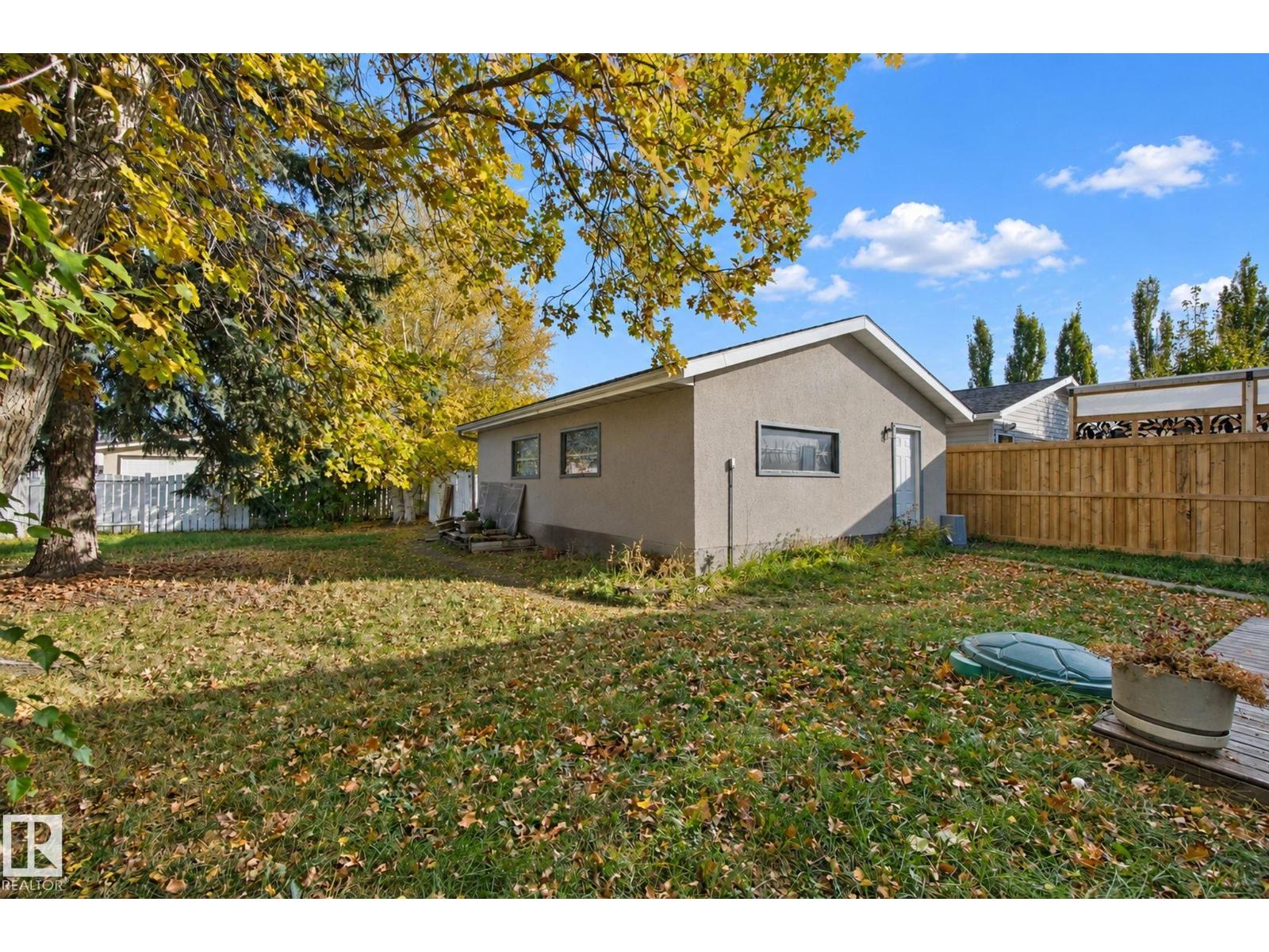 10824 35 Av Nw Property Photo 45