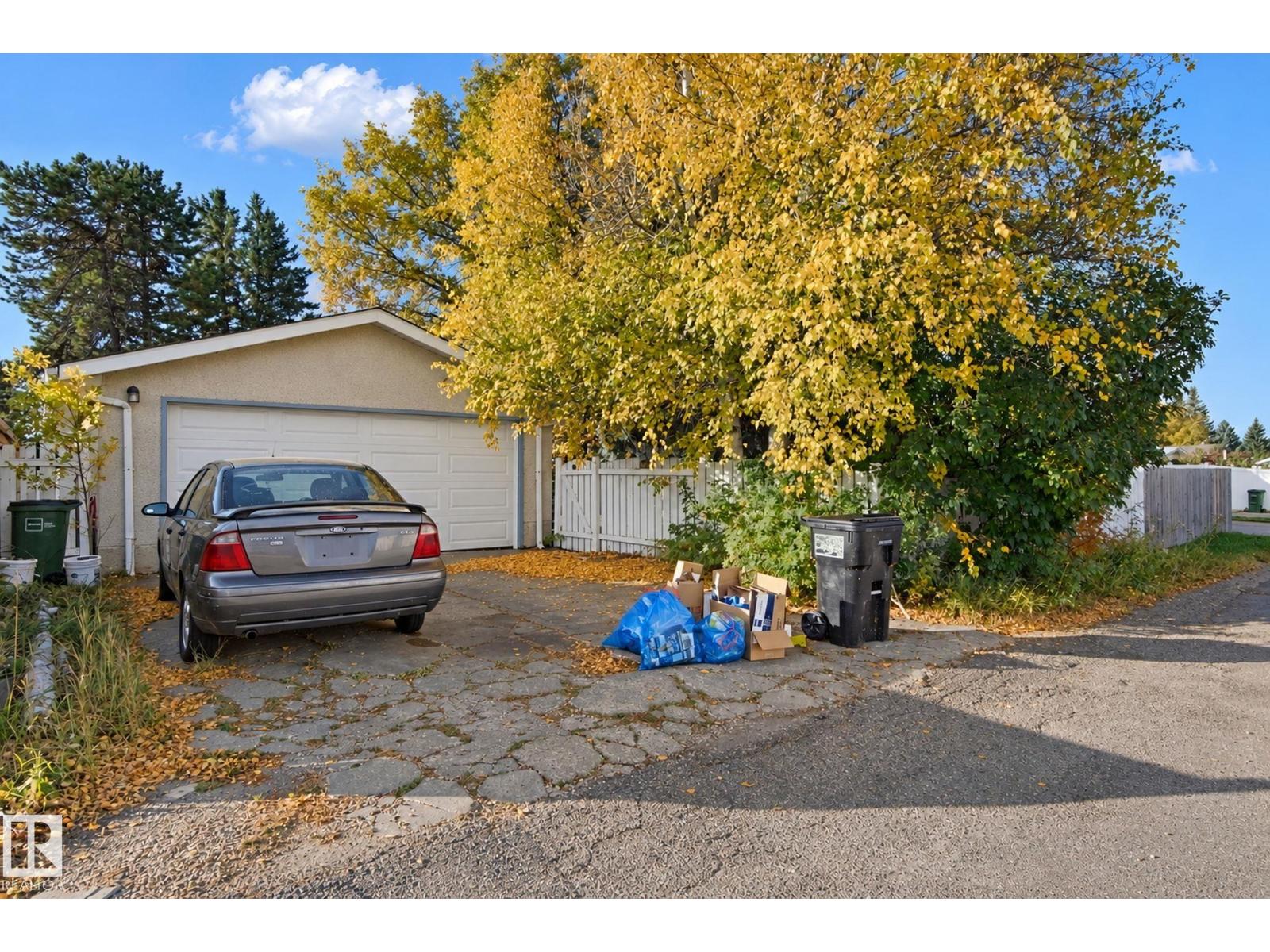 10824 35 Av Nw Property Photo 47