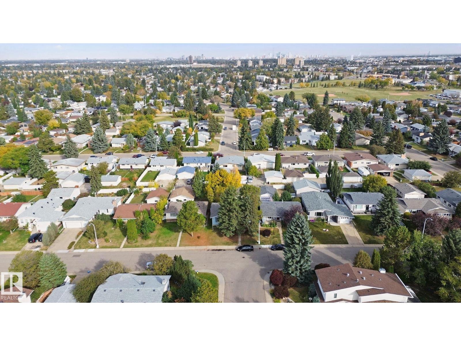 10824 35 Av Nw Property Photo 49