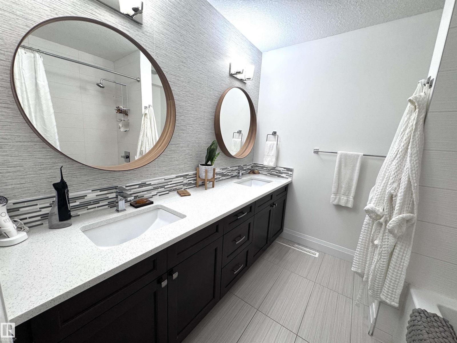 7004 97 St Nw Property Photo 19