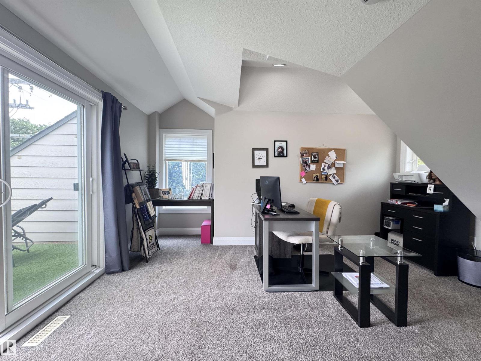 7004 97 St Nw Property Photo 33