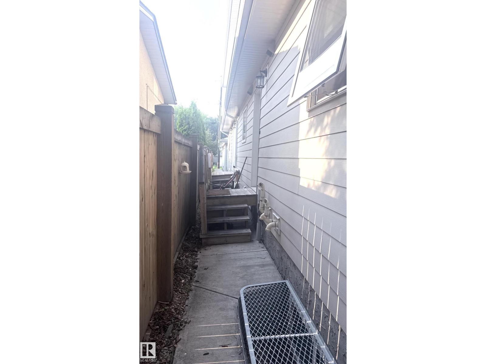 7004 97 St Nw Property Photo 38
