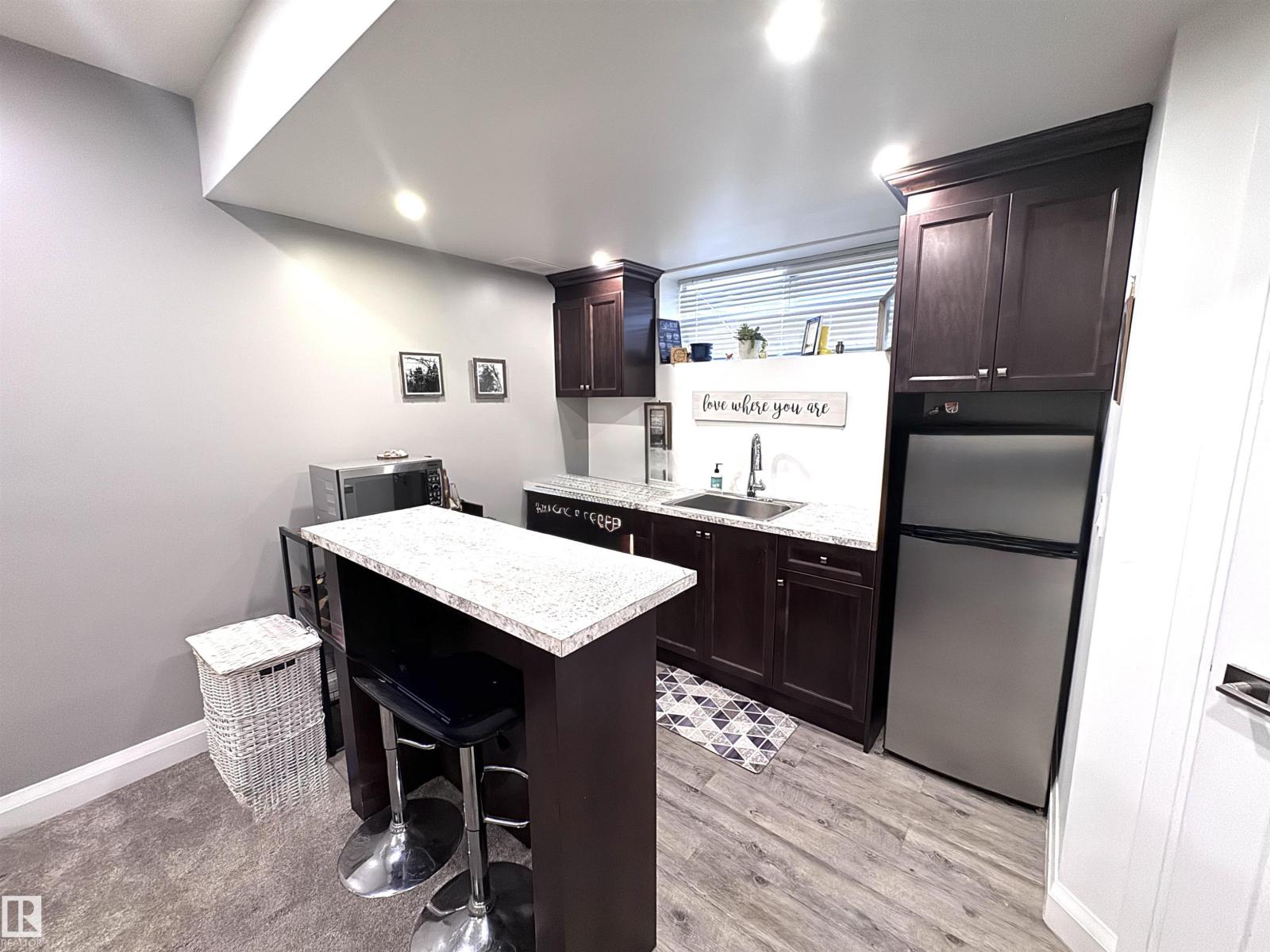7004 97 St Nw Property Photo 41