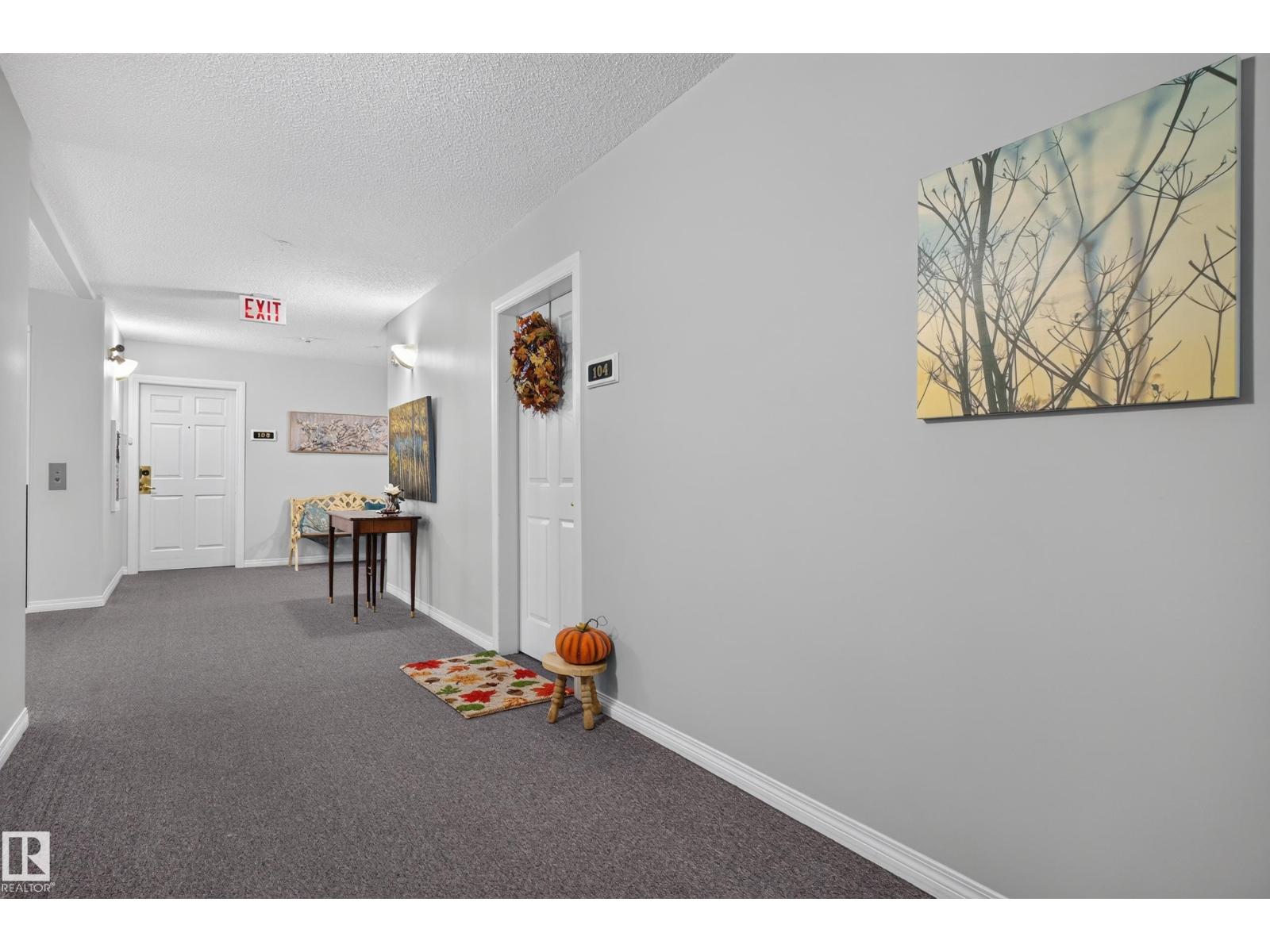#104 5102 49 Av Property Photo 3