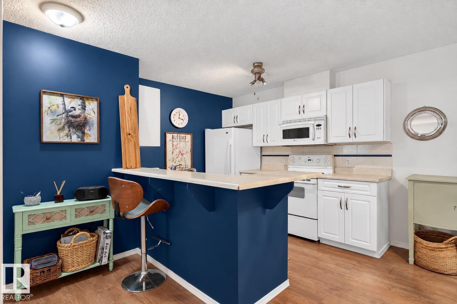 #104 5102 49 Av Property Photo 8