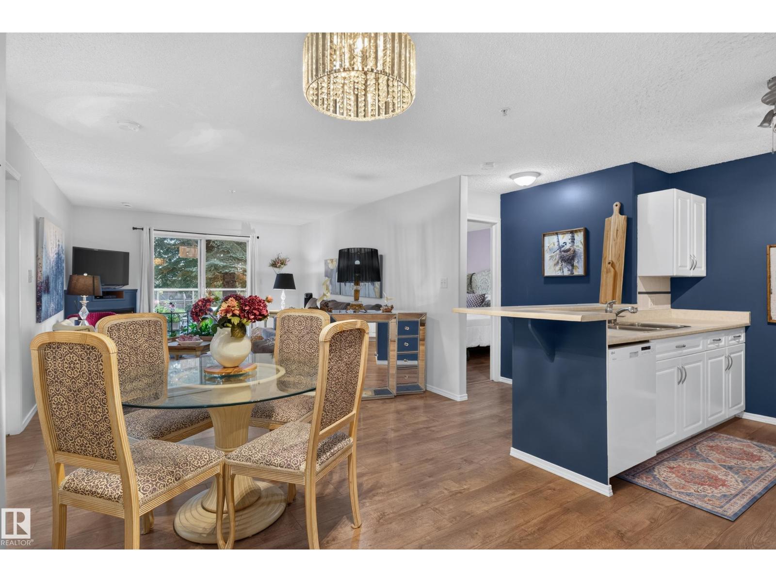 #104 5102 49 Av Property Photo 12
