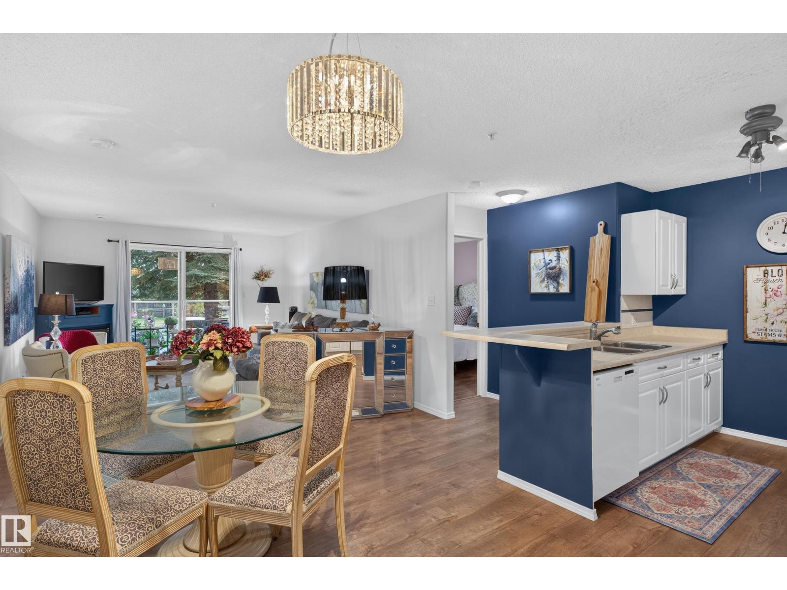 #104 5102 49 Av Property Photo 13