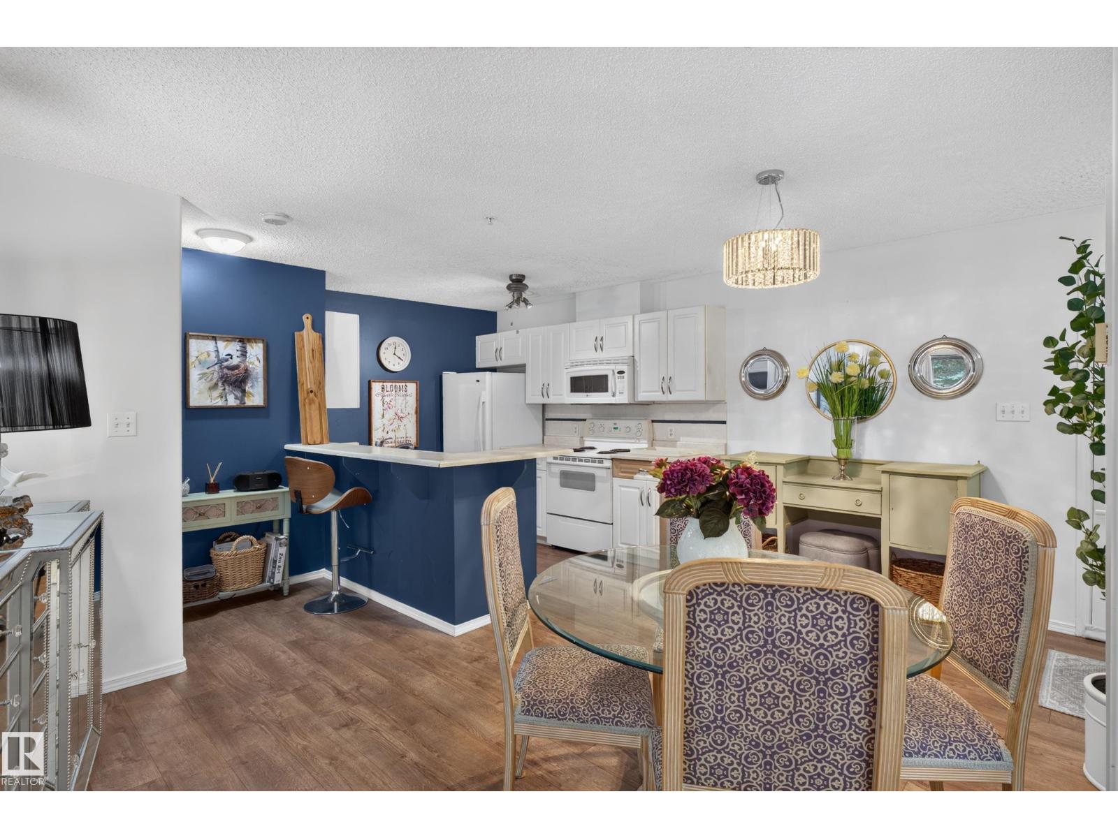 #104 5102 49 Av Property Photo 14