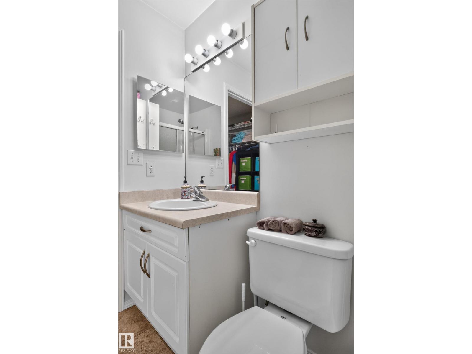 #104 5102 49 Av Property Photo 25