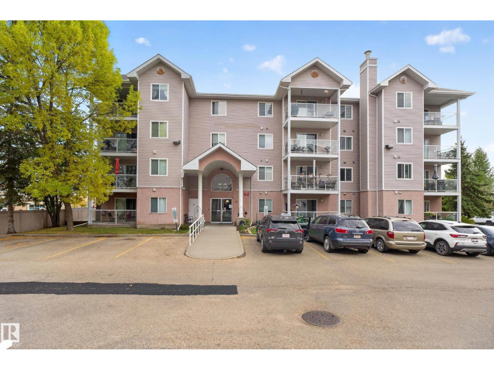 #104 5102 49 Av Property Photo 44
