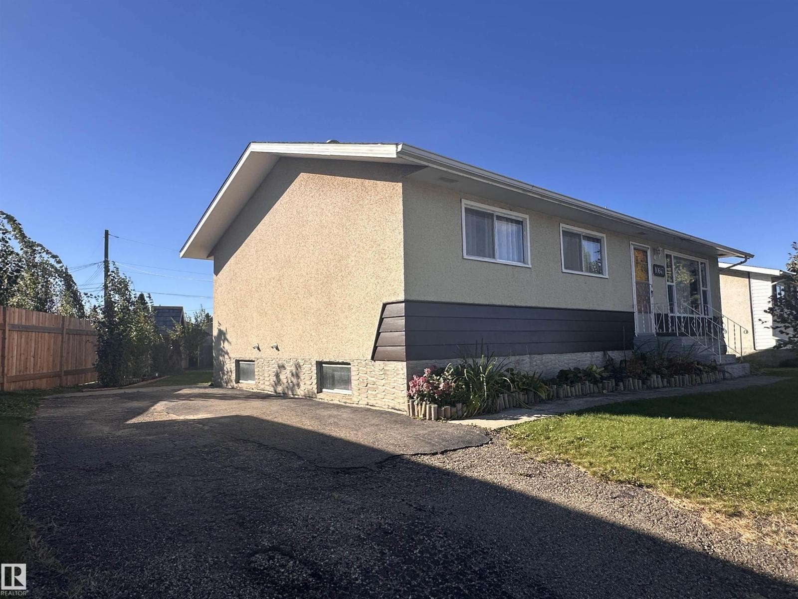 10647 106 St Property Photo 4